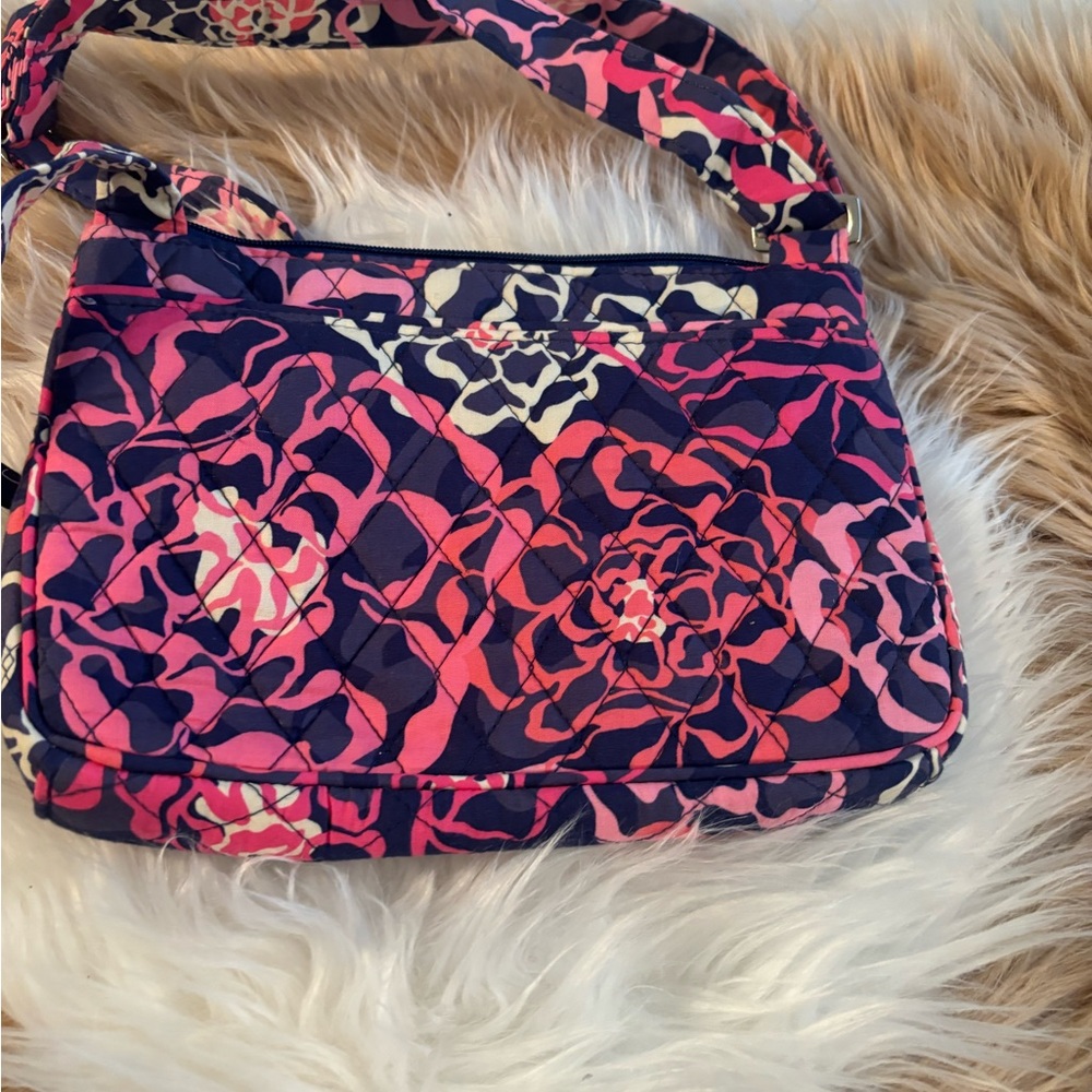 VERA BRADLEY MULTI COLOR CROSSBODY BAG. - Picture 4 of 6